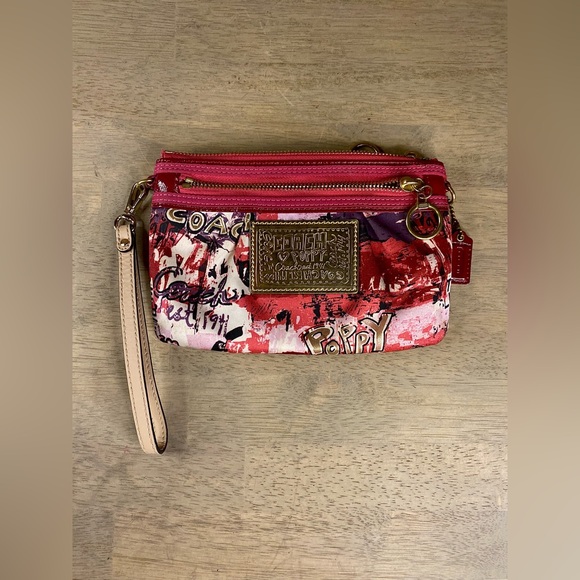 Coach Poppy Wall Graffiti Full Size Wallet Wristlet Pouch Purse Pop - Picture 1 of 10